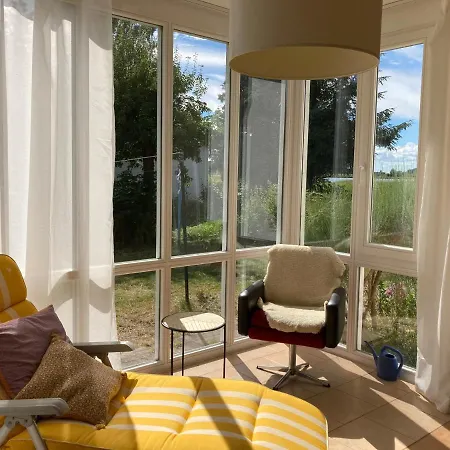 Am Wasser Im Gruenen