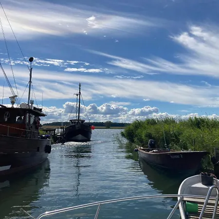 شقة Am Wasser Im Gruenen Zecherin (Molschow, Vorpommern-Greifswald)